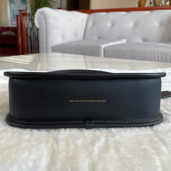 ‼️SOLD‼️ Coach Swinger Shoulder Bag in Black - Picture 11 of 16